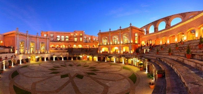Уникальная достопримечательность Сакатекаса — отель-арена Quinta Real Zacatecas арена, самых, Арена, Центральное, бегали, копыт, топот, стоял, однажды, фонтанами, булыжниками, патио, центральным, окружают, великолепным, служит, неповрежденная, сантиметре, квадратном, каждом