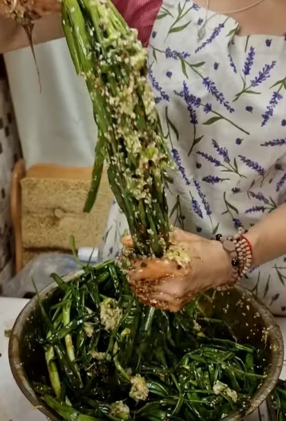 Потрясающая закуска: зеленый лук по-корейски Закуски,кухни мира
