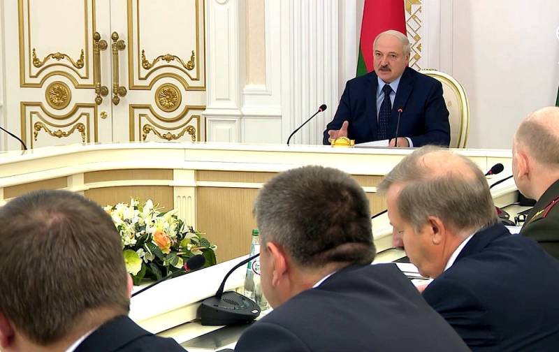 Евросоюз призвал к военному перевороту в Минске Евросоюз призвал к военному перевороту в Минске Политика