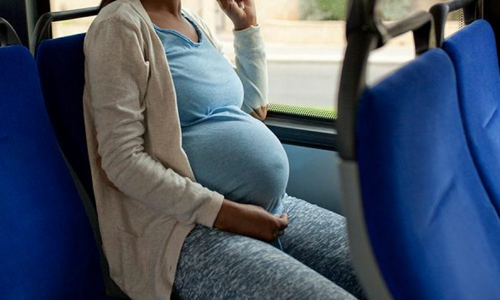 Их нравы: В Неаполе рожающую женщину высадили из автобуса из-за отсутствия билета