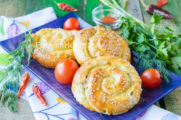 Слойки-улитки с сыром сулугуни и зеленью выпечка,кулинария