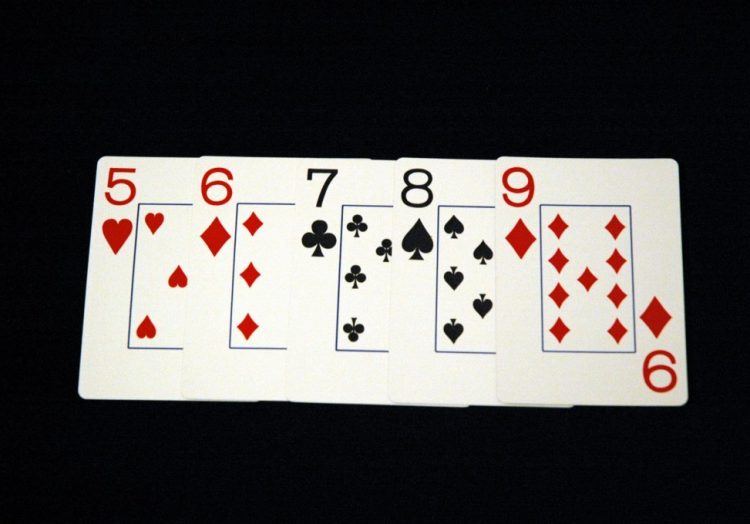 Стрит - четвертая комбинация в покере