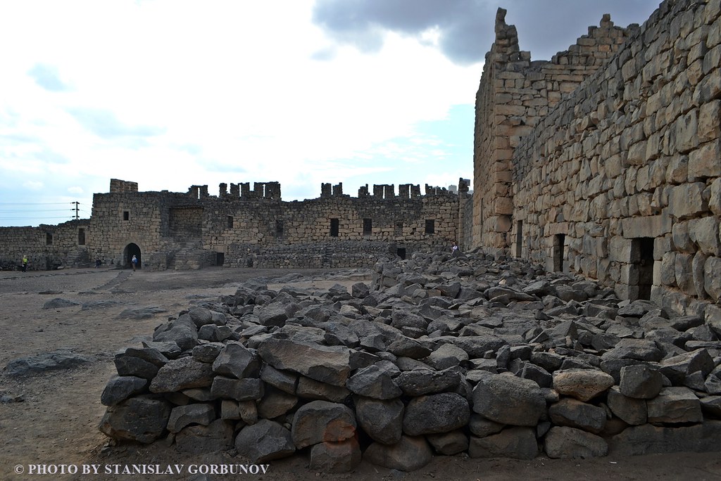 Чудеса в арабской пустыне - английские шпионы, голые бабы и замки из потустороннего мира Чудеса в арабской пустыне - английские шпионы, голые бабы и замки из потустороннего мира арабская пустыня,замки,Иордания,история,путешествие