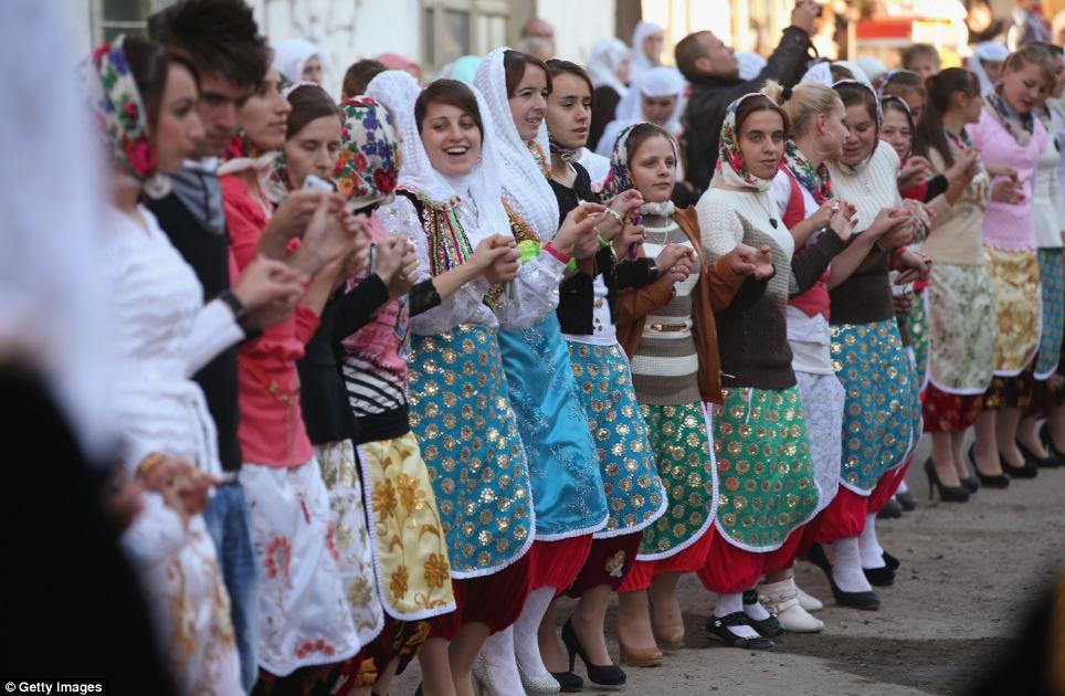 На свадьбе у мусульманских горцев в Болгарии