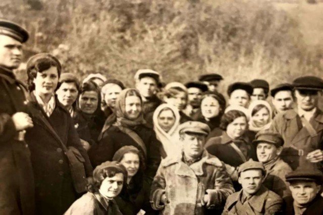 Эхо войны. Фотоаппарат погибшего политрука Эхо войны. Фотоаппарат погибшего политрука война и мир