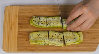 Вот как нужно готовить салат с кабачками... Эта заправка свела меня с ума!