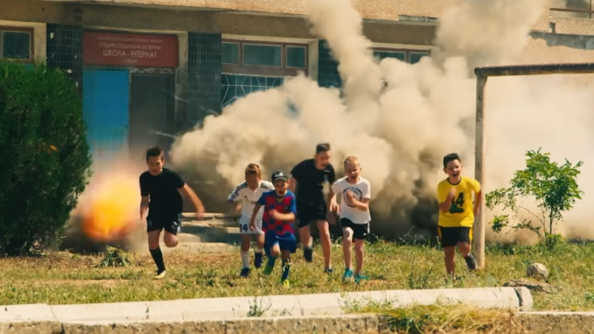 Быков оскорбил чувства жителей Донбасса, раскритиковав фильм «Солнцепек» Быков оскорбил чувства жителей Донбасса, раскритиковав фильм «Солнцепек» Общество