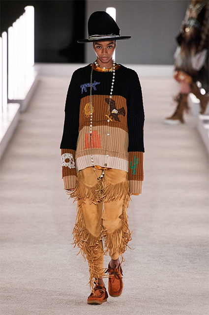 Ковбои и не только: 3 классных идеи, как этой осенью носить бахрому — самую модную деталь сезона Новости моды