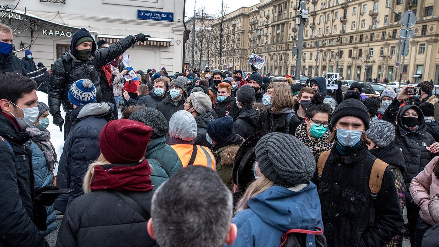 Акции протеста в москве сегодня. Митинг в феврале 2021 Навальный в Санкт-Петербурге. Митинг 31 января 2021 Санкт Петербург Навальный. Несанкционированный митинг. Сторонники Навального.