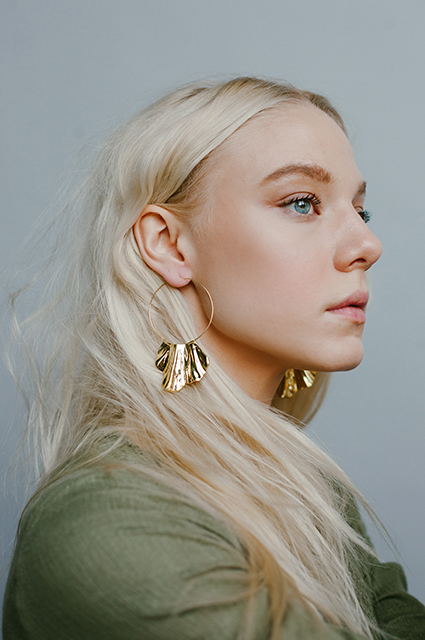 Главная деталь: выбираем аксессуары на любой вкус из новых лукбуков Главная деталь: выбираем аксессуары на любой вкус из новых лукбуков Лукбук