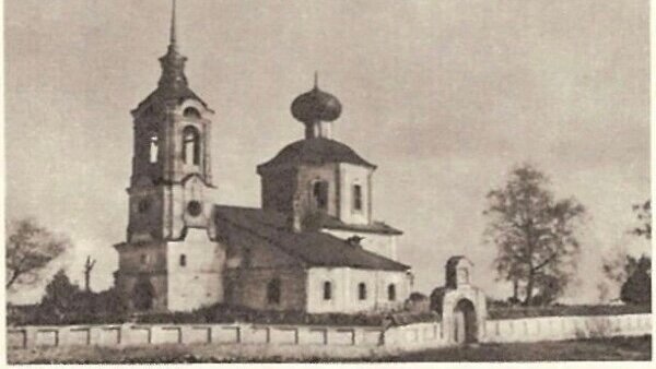 Блогер показала заброшенную церковь с сохранившимися стенописями в Тверской области