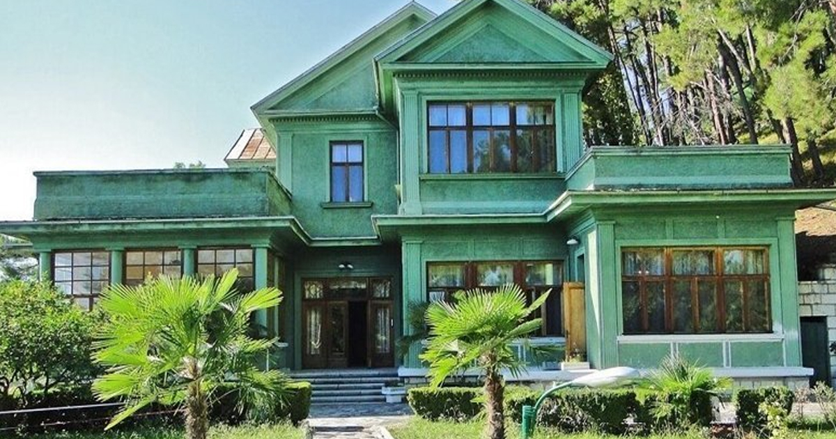 Дачи генсеков СССР: где шикарно от гос дел отдыхали советские вожди