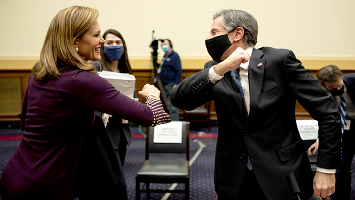 "Это нога – у кого надо нога". Почему США можно то, чего нельзя их союзникам: плевать на санкции