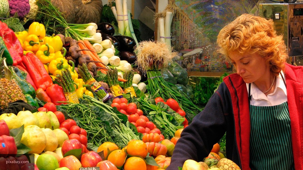 Фрукты и овощи в российском магазине