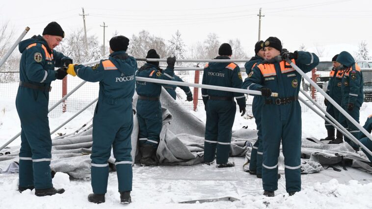 Глава Кузбасса Цивилев: погибшие спасатели вошли в зону высокой концентрации угарного газа