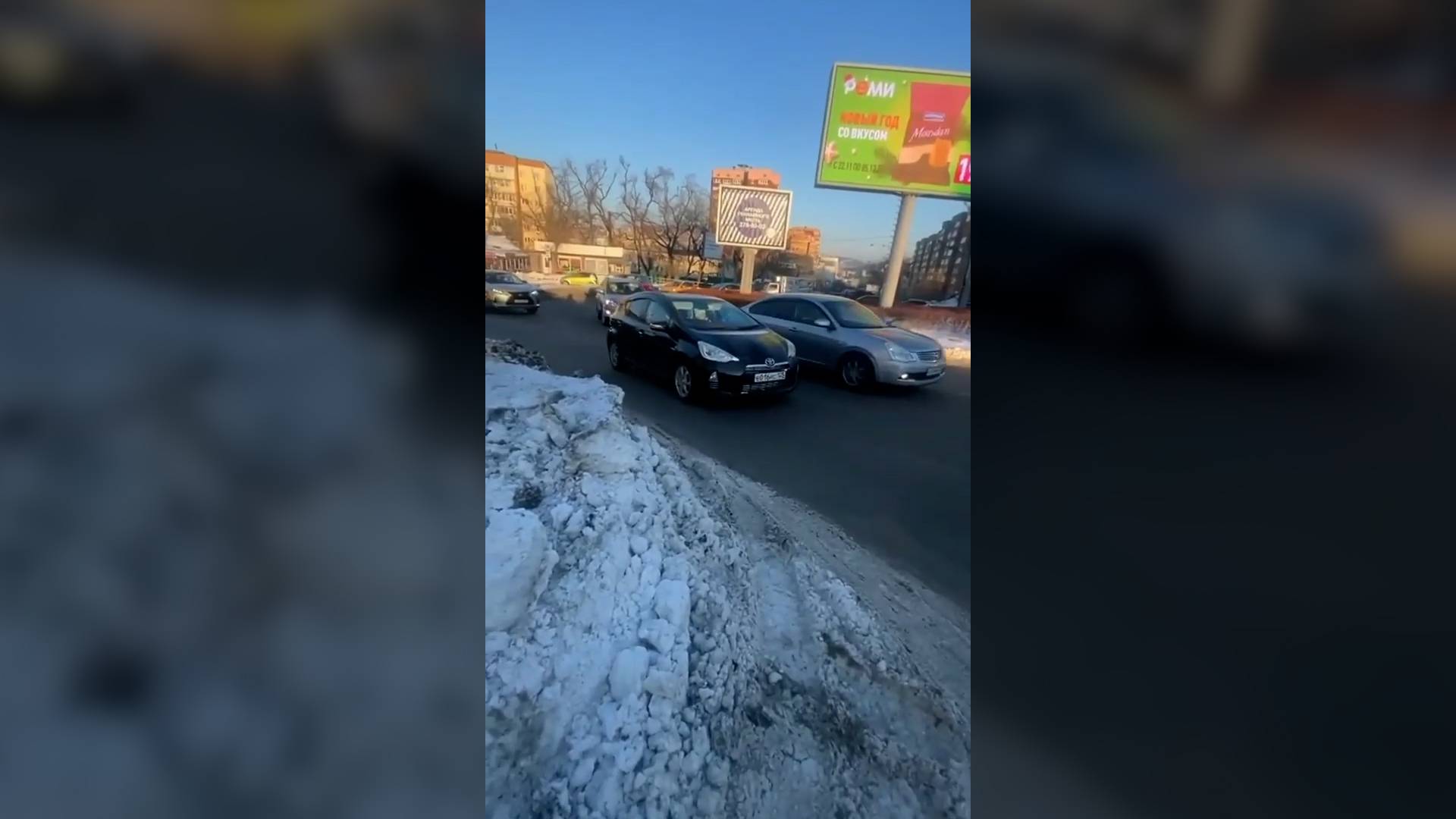 Владивосток несколько дней стоит в девятибалльных пробках