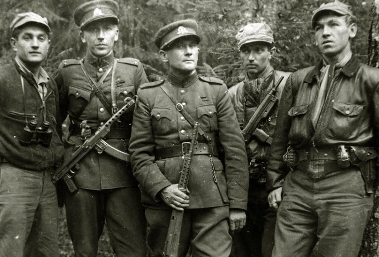 «Лесные братья»: что творили прибалтийские бандеровцы после войны