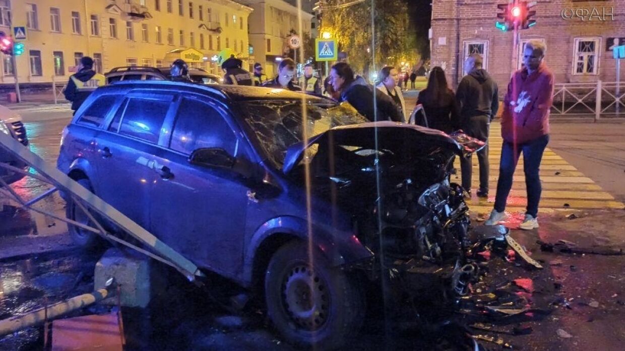 ДТП с участием такси произошло в Сыктывкаре, есть пострадавшие