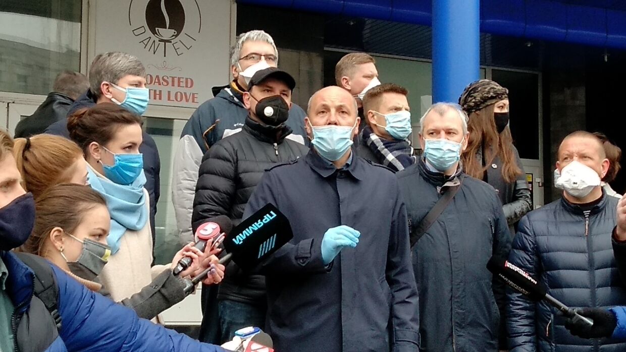 Порошенко, Парубий и Вятрович пришли на суд в Киеве поддерживать убийцу