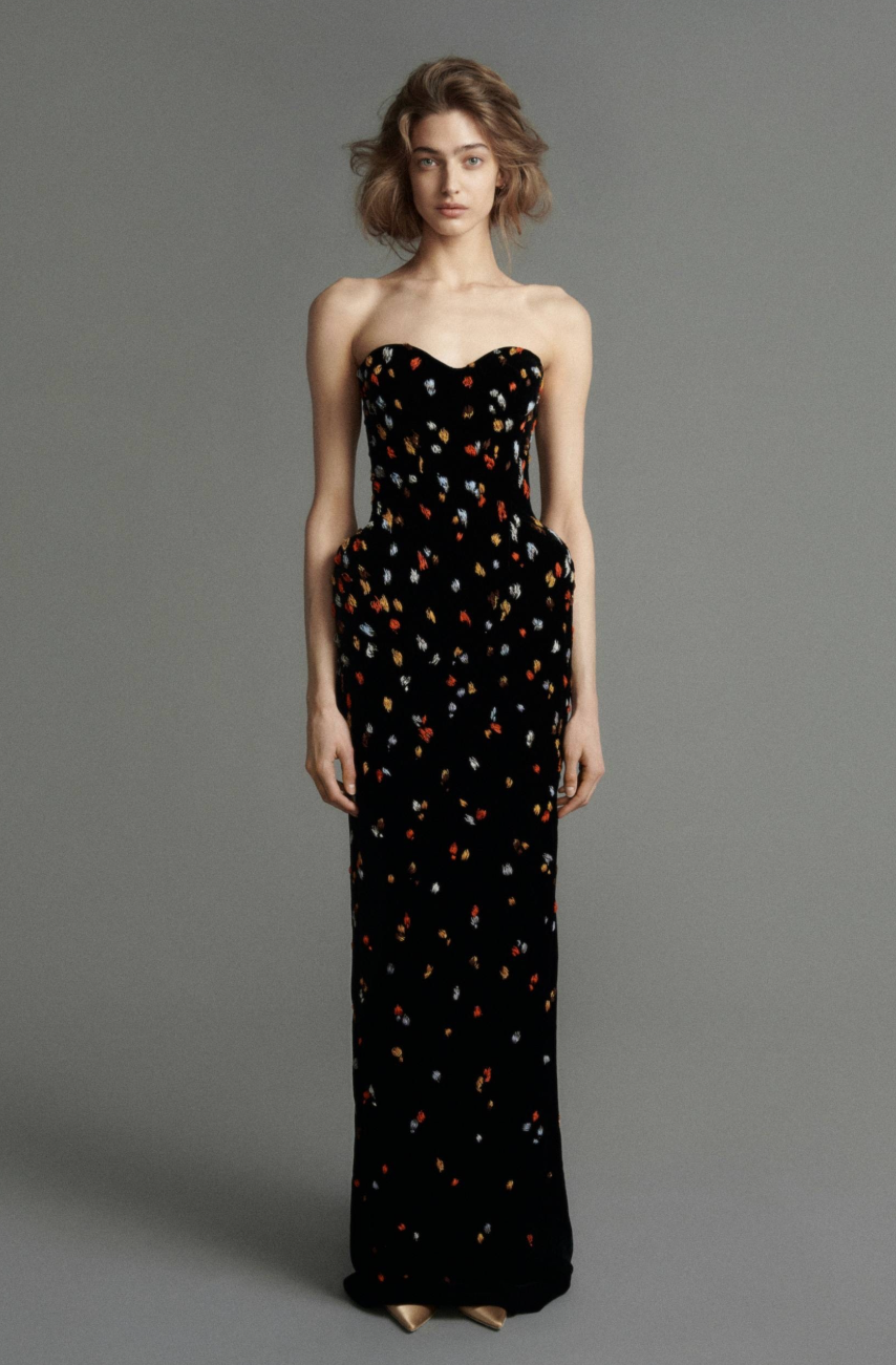 Valentin Yudashkin: Смелые силуэты и многоликий белый в новой свадебной коллекции