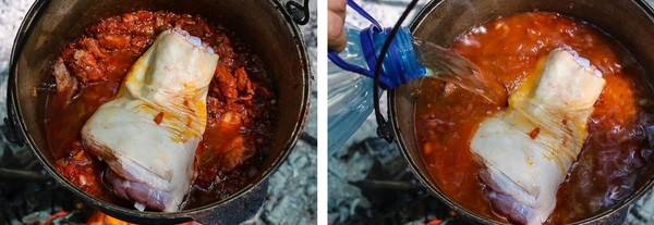 Туда же укладываем свиную голень. И добавляем воды так, чтобы ее уровень был чуть ниже уровня выложенного мяса. блюдо, в казане, видео, еда, рецепт, фото, фоторецепт