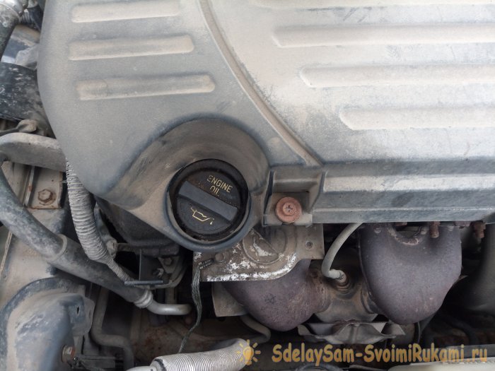 Экономим время и деньги: меняем масло в автомобиле самостоятельно без ямы Экономим время и деньги: меняем масло в автомобиле самостоятельно без ямы авто и мото,Замена масла в автомобиле,ремонт