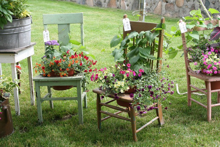 Новая жизнь старых вещей: 40 простых идей сделать свой сад арт-площадкой вторая жизнь вещей,дача,сад и огород,своими руками