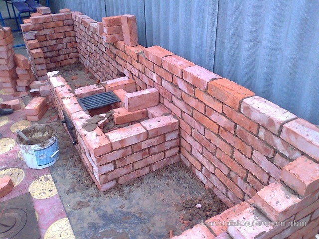 Вот так мы сложили мангал из кирпичей Вот так мы сложили мангал из кирпичей разное,строительство и ремонт