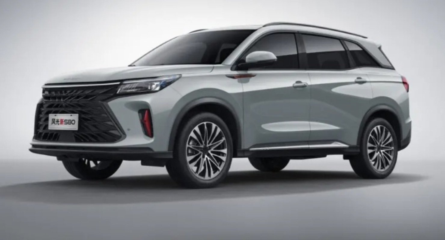 В Сети обнародовали снимки нового кроссовера Dongfeng 580