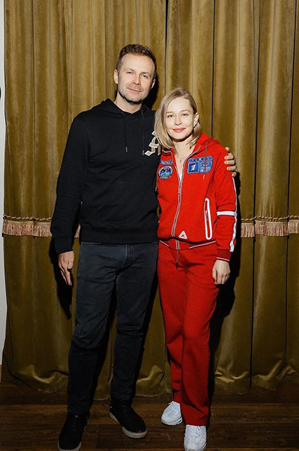 Юлия Пересильд и Клим Шипенко отпраздновали возвращение из космоса: Петров, Милославская и другие гости вечеринки Светская жизнь