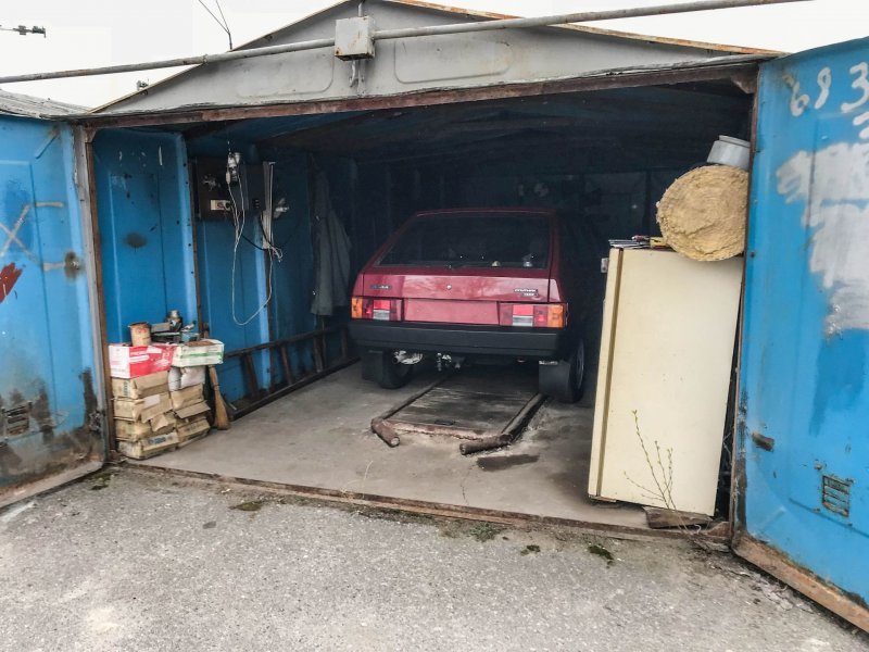 Гаражная находка: вишневая "Девятка" ВАЗ-2109