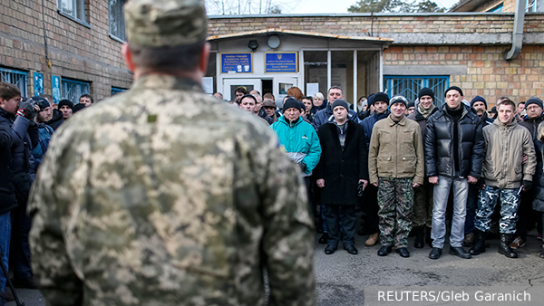 Зеленский выбрал токсичный способ загнать украинцев в армию украина