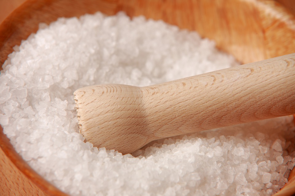 Минздрав предложил использовать при изготовлении продуктов йодированную соль