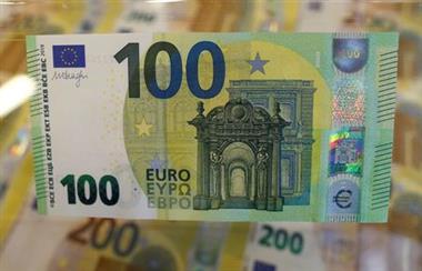 The new 100 euro banknote is seen in the secretive vaults inside the Bank of Italy, in Rome May 21, 2019. Picture taken May 21, 2019 REUTERS/Yara Nardi 