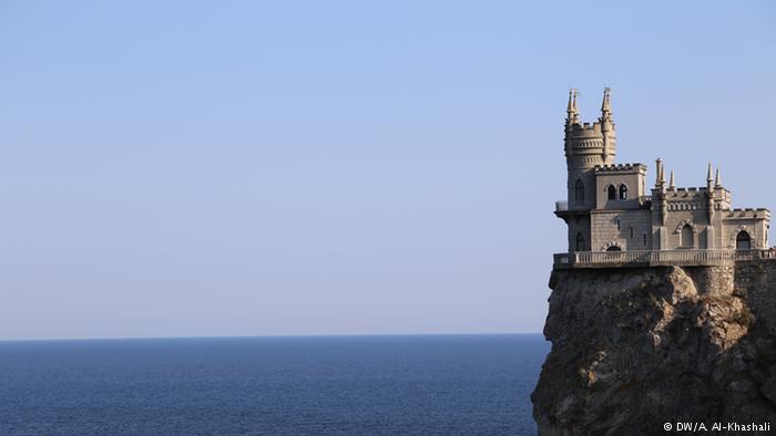 Ласточкино гнездо - одна из главных достопримечательностей Крыма