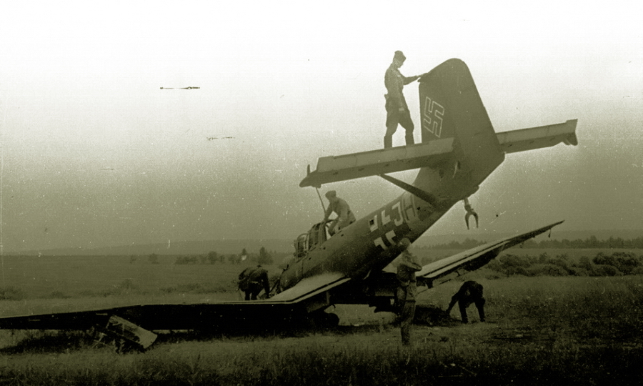 ​Сбитый немецкий пикировщик «Юнкерс» Ju 87 - «Драконы» над «Гнилым морем» | Warspot.ru