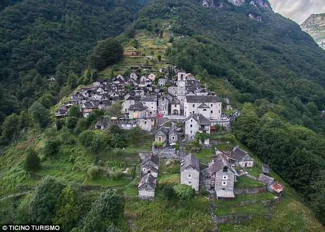 600-летняя швейцарская деревушка борется за выживание Спасение утопающих, гостиница, деревушка, самая маленькая, туризм, швейцария