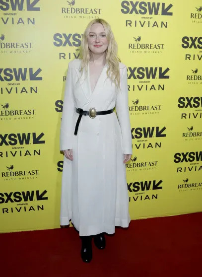 Деми Мур (в открытом платье), сёстры Дакота и Эль Фаннинг, Мишель Пфайффер посетили фестиваль SXSW — 2026 МурДеми, новый, ФаннингЭль, Дакота, Фаннинг, Мишель, Пфайффер, фильм, независимый, представила, Сестра, деньгами, проблемы, Марго, Apple, представили, сериал, фестивале, никогда, ГонсалесПфайффер