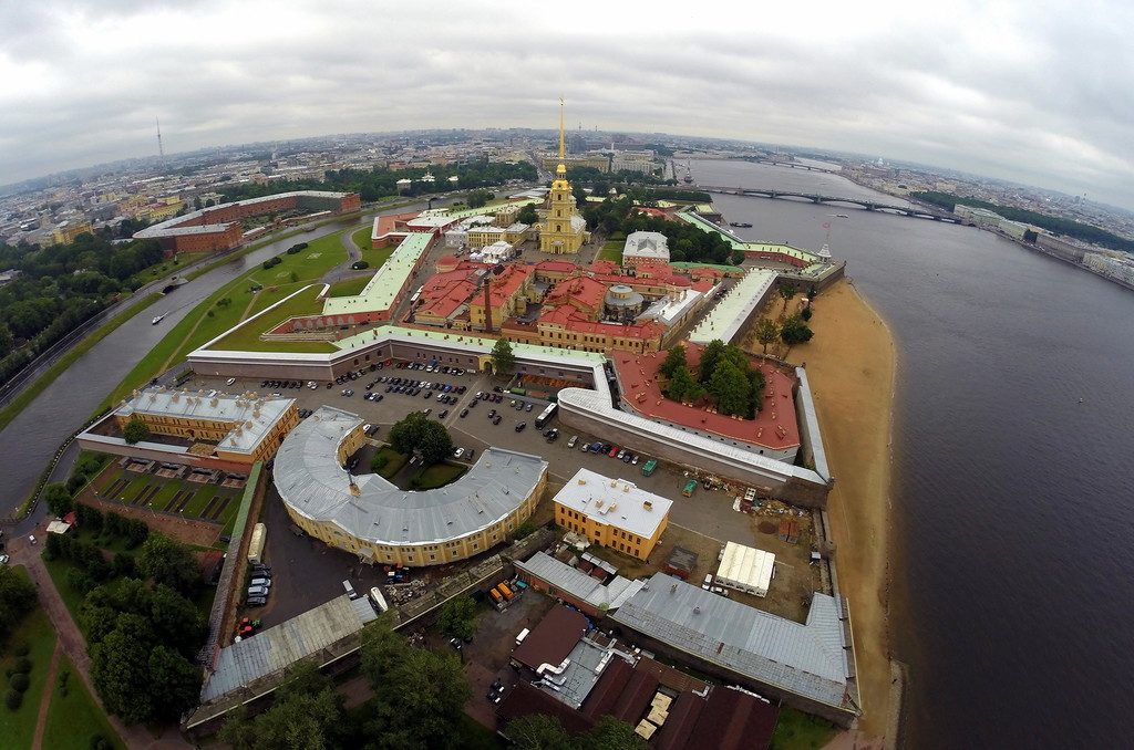 Петропавловская крепость в Санкт Петербурге сверху