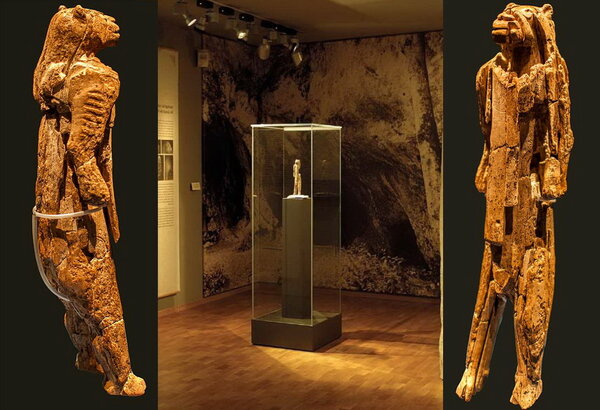 Скульптура «Человеколев» находится в музее города Ульм, Германия.