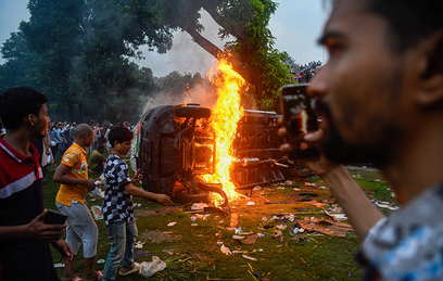 В беспорядках в Бангладеш погибли более сотни человек