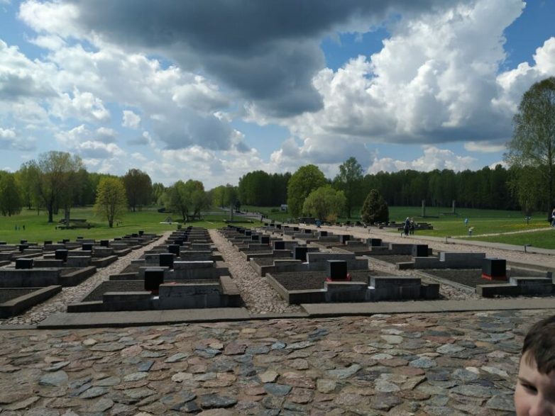 Хатынь: боль через годы Хатынь: боль через годы