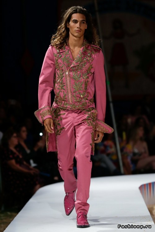 Moschino Круизная коллекция 2019 Moschino Круизная коллекция 2019