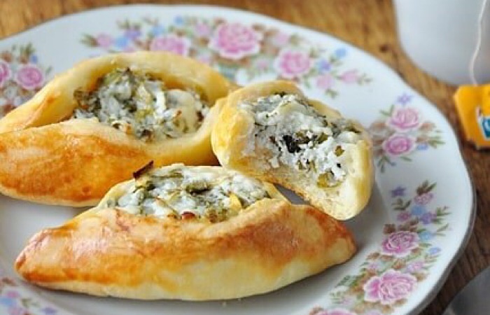 Аппетитная погача с сыром фета