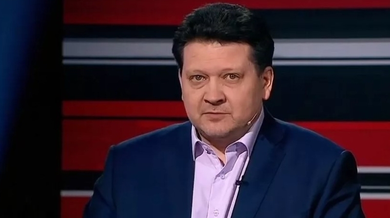 Дробницкий объяснил ошибку телеведущего Fox News, перепутавшего Маркса с Гитлером Дробницкий объяснил ошибку телеведущего Fox News, перепутавшего Маркса с Гитлером Политика