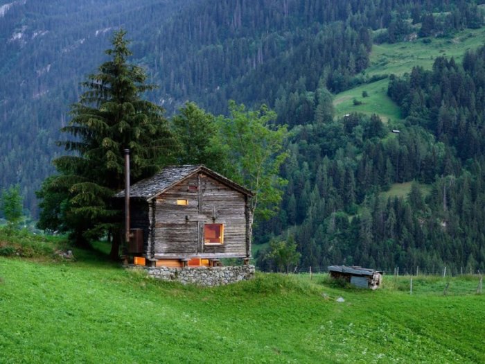 Sarreyer - хижина в Швейцарских Альпах.