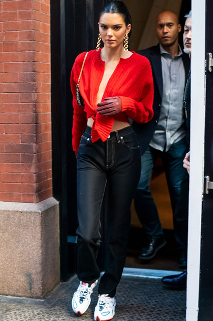 Без белья, но снова в перчатках: рассматриваем новые образы Кендалл Дженнер Без белья, но снова в перчатках: рассматриваем новые образы Кендалл Дженнер звездный стиль