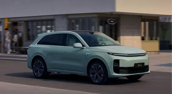 Все кроссоверы Li Auto стали лучше. Самый дешёвый и продаваемый Li L6 в новой версии за $34 300 (2,8 млн рублей) стал доступен для предварительного заказа в Китае