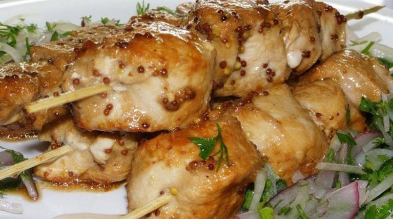 Сочный и безумно ВКУСНЫЙ шашлык из курицы, приготовленный в духовке