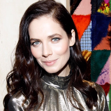 Мнения разделились: поклонники Юлии Снигирь обсуждают ее новый цвет волос Мнения разделились: поклонники Юлии Снигирь обсуждают ее новый цвет волос